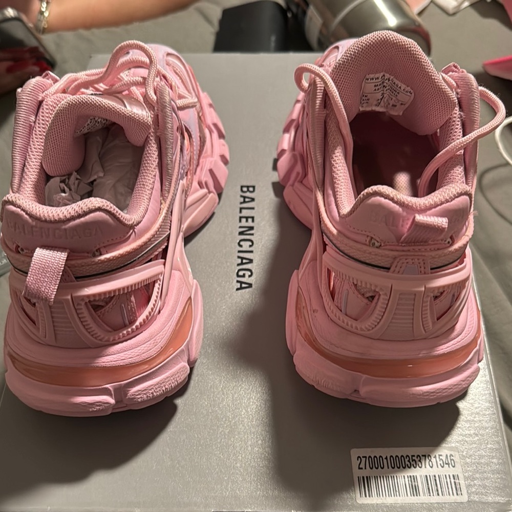Balenciaga Women's Pink Sneakers - Picture 3 of 5